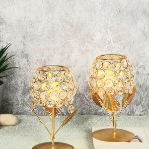 Gold candle holder set